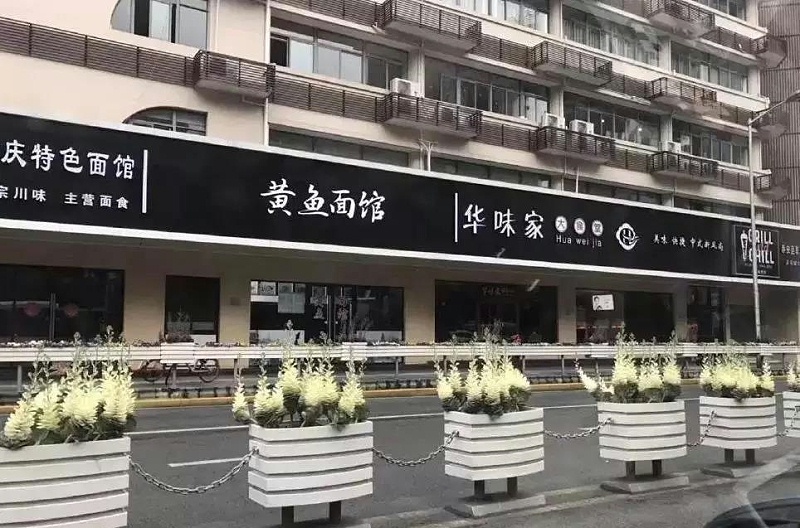 走在街上，察覺商店廣告牌如法泡制，統(tǒng)一式店鋪標識有需要嗎？2